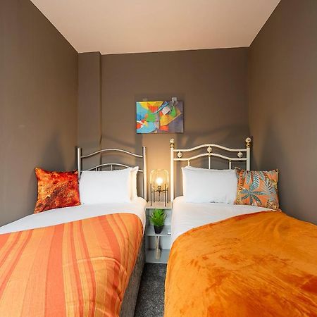 Art-Filled Bohemian 1 Bedroom Apt 2 Beds Colourful Praise Inn Apartment Kingston upon Hull Εξωτερικό φωτογραφία