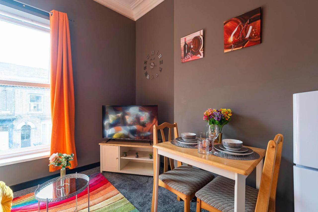 Art-Filled Bohemian 1 Bedroom Apt 2 Beds Colourful Praise Inn Apartment Kingston upon Hull Εξωτερικό φωτογραφία