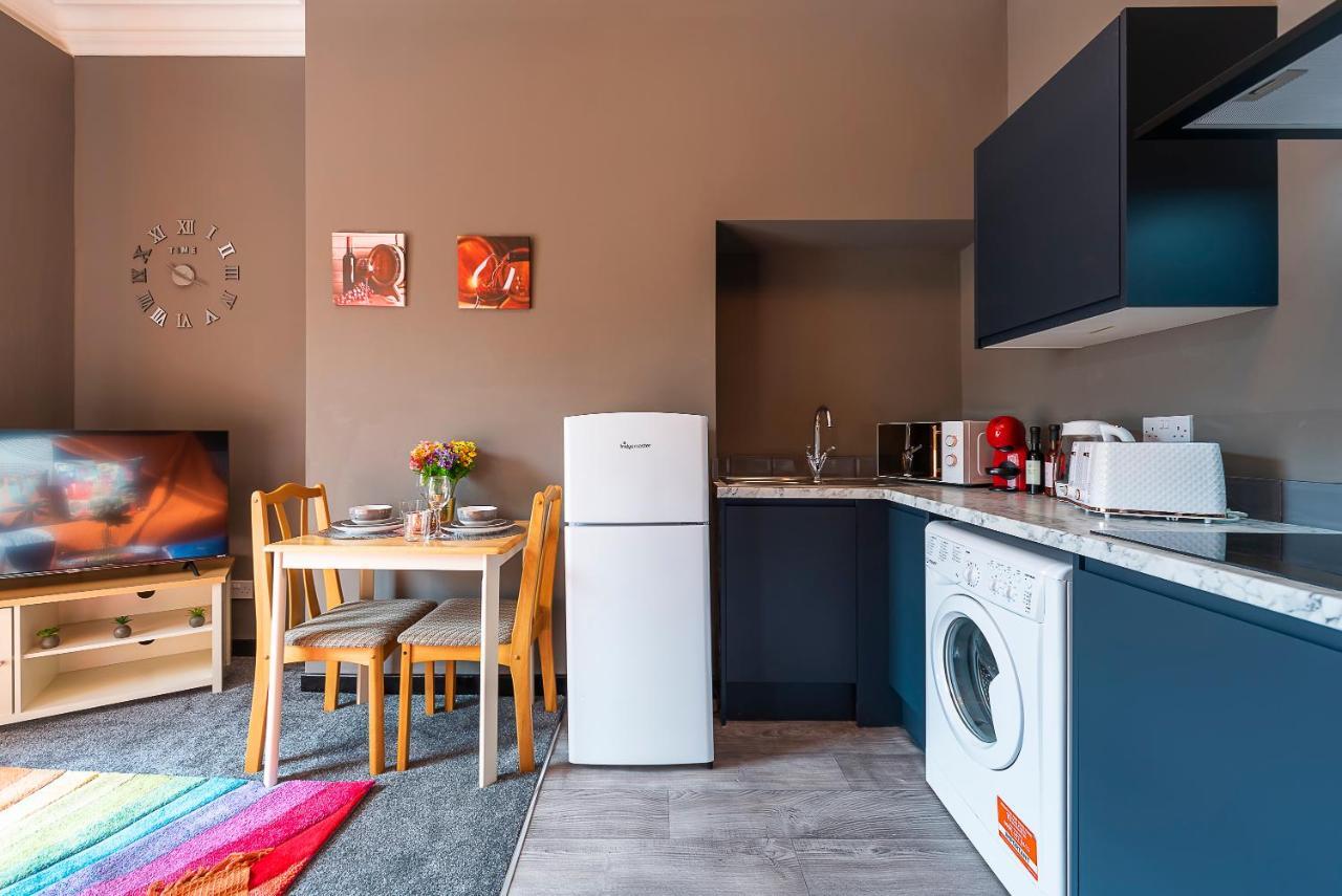 Art-Filled Bohemian 1 Bedroom Apt 2 Beds Colourful Praise Inn Apartment Kingston upon Hull Εξωτερικό φωτογραφία